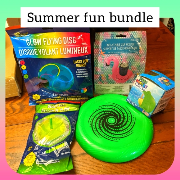 A bundle of fun summer stuff bubble gloves, flying disc flamingo bubble machine - Picture 2 of 6